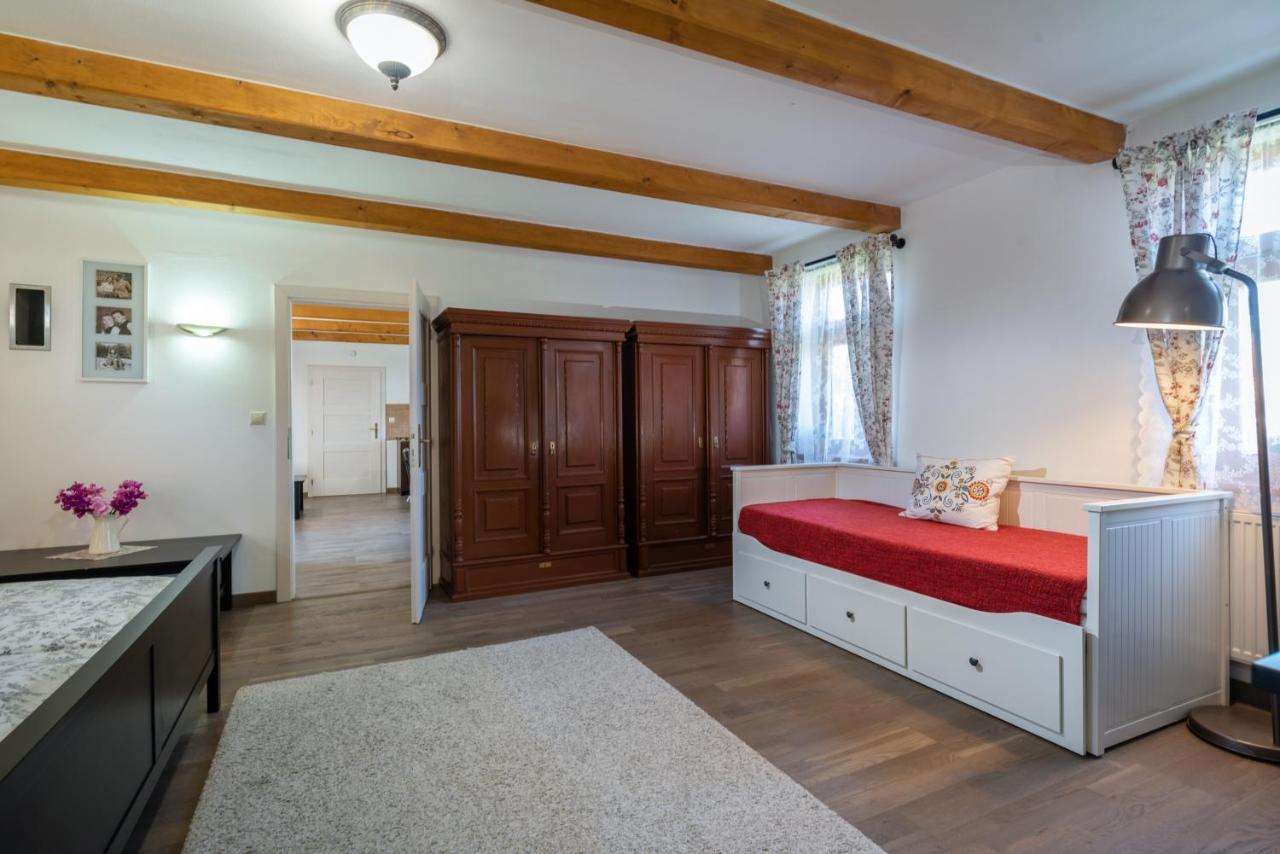 Appartement Farmaobeckov Sk Extérieur photo